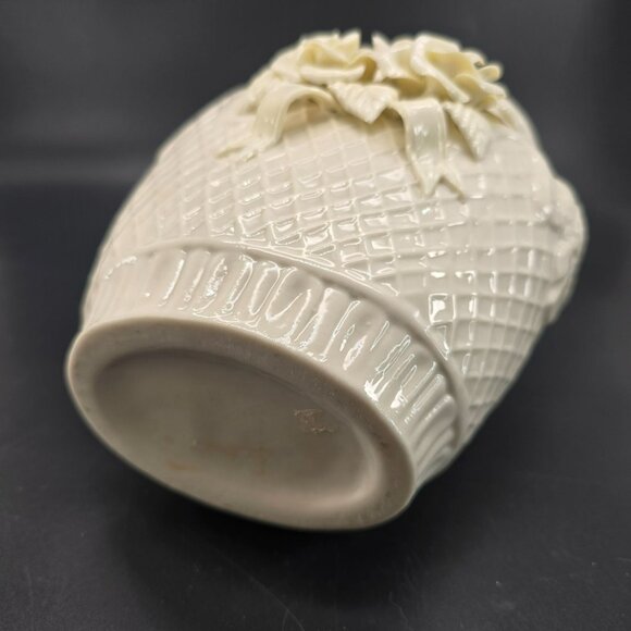 Vintage Ivory Ceramic Vase Embossed Floral Rose Basketweave Pattern JJ3900 - Picture 9 of 9